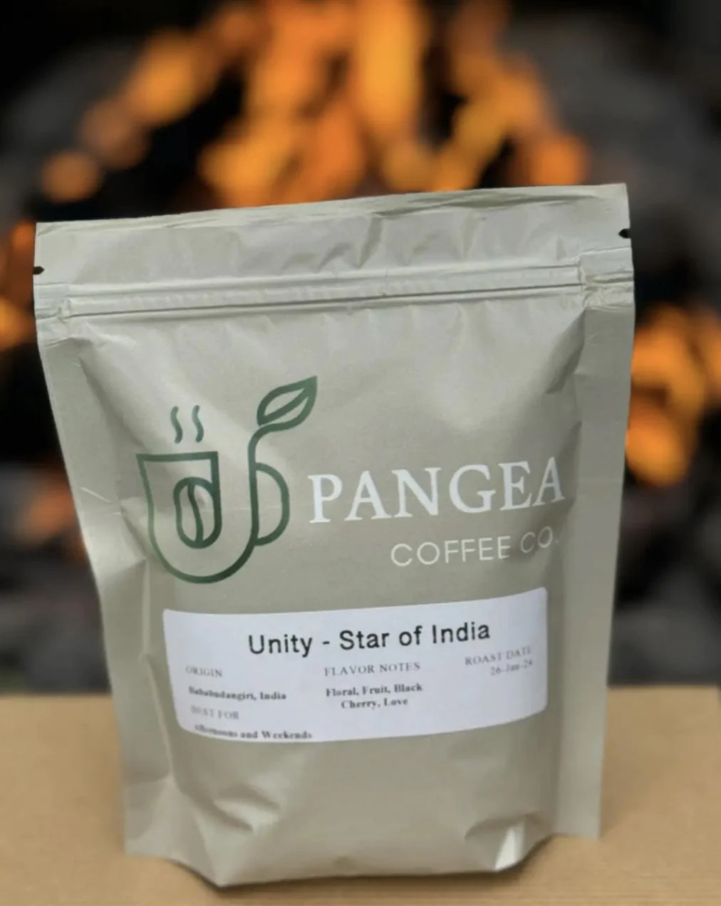 A rare single-origin from India’s Bababudangiri region. Unity – Star of India is a low-acid light roast with floral, fruity, and black cherry notes.